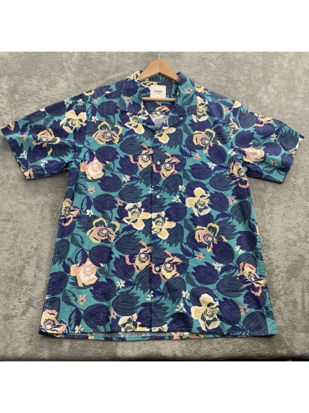 Katin Shirt Men XL Floral Print Button Up Hawaiian Beach Loop Collar Camp Preppy